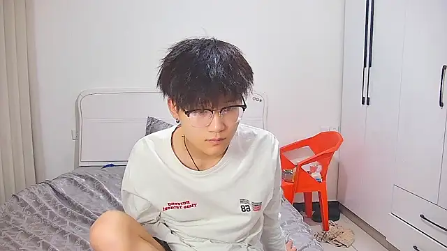 Snapshot of KK-cuteboy chatting on 06.09.26 KK-cuteboy online show from 06.09.26