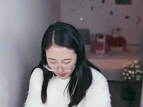 Queena  online show from 01.12.26