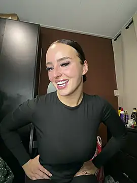 Snapshot of spicycharxx chatting on 02.27.26 spicycharxx online show from 02.27.26