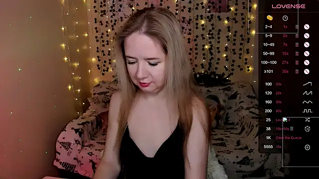 Evaa Braunn online show from 12.23.25