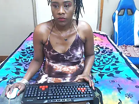 Snapshot of EsotericPaloma chatting on 11.29.25 EsotericPaloma online show from 11.29.25