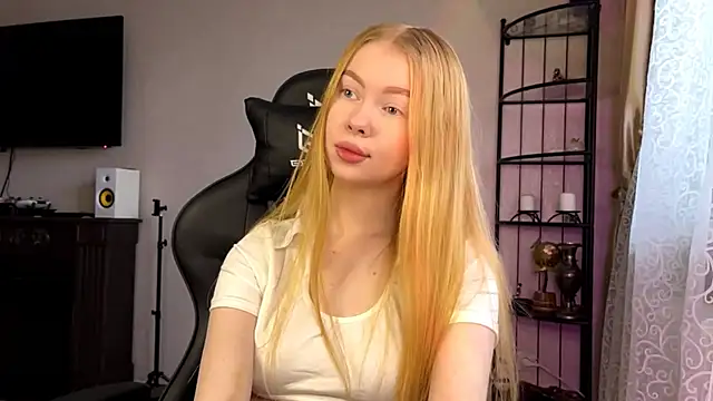 RaguelNicksons online show from 11.21.25