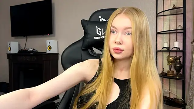 RaguelNicksons online show from 11.28.25