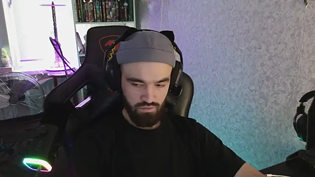 Nik Namee online show from 10.08.25