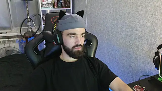 Nik Namee online show from 10.30.25