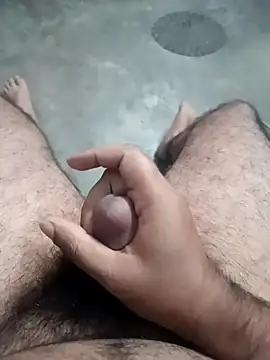 Snapshot of TrainedBend28 chatting on 11.20.25 TrainedBend28 online show from 11.20.25