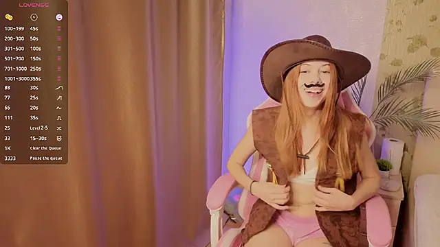 Snapshot of lilliaqueen chatting on 11.01.25 lilliaqueen online show from 11.01.25