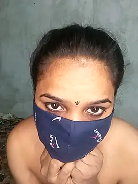 Snapshot of CUTE-567 chatting on 11.07.25 CUTE-567 online show from 11.07.25