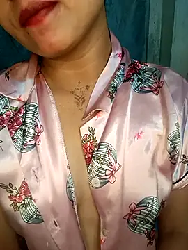 Snapshot of CUTE-567 chatting on 11.11.25 CUTE-567 online show from 11.11.25