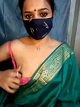 Snapshot of CUTE-567 chatting on 11.15.25 CUTE-567 online show from 11.15.25