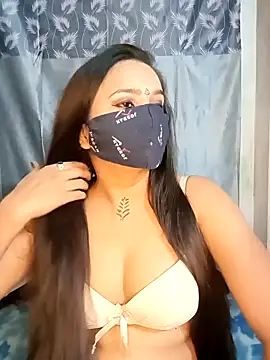 Snapshot of CUTE-567 chatting on 11.17.25 CUTE-567 online show from 11.17.25