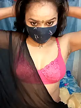 Snapshot of CUTE-567 chatting on 11.20.25 CUTE-567 online show from 11.20.25