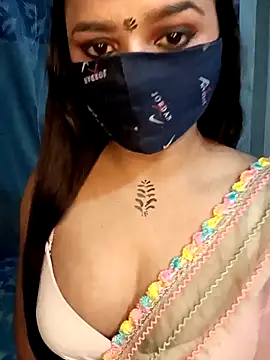 Snapshot of CUTE-567 chatting on 11.24.25 CUTE-567 online show from 11.24.25