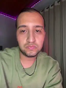 Snapshot of naugthydominic chatting on 10.10.25 naugthydominic online show from 10.10.25