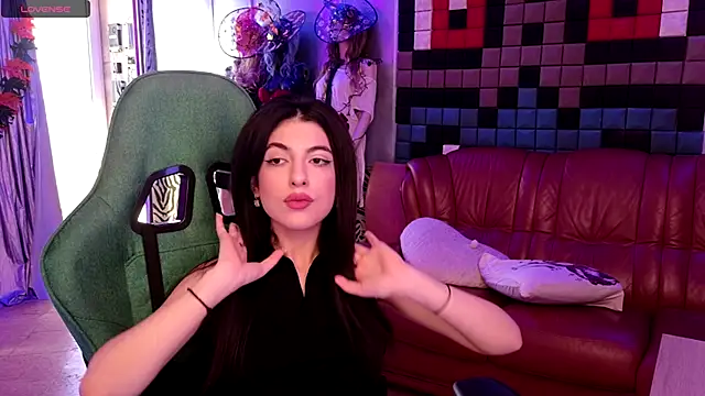 Snapshot of SinWolf_ chatting on 10.12.25 SinWolf online show from 10.12.25