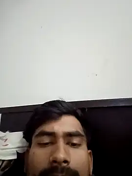 Snapshot of siddBus chatting on 11.13.25 siddBus online show from 11.13.25