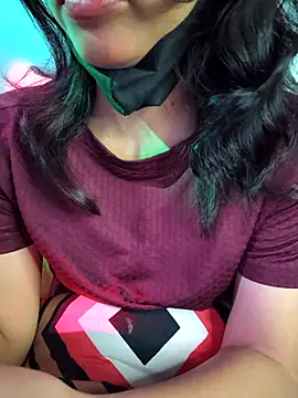 Snapshot of Royal_Shona chatting on 11.13.25 Royal Shona online show from 11.13.25