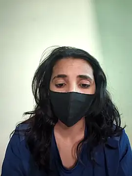 Snapshot of Royal_Shona chatting on 11.15.25 Royal Shona online show from 11.15.25