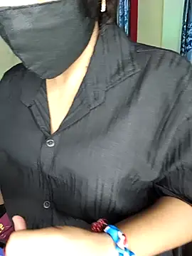 Snapshot of Royal_Shona chatting on 11.16.25 Royal Shona online show from 11.16.25