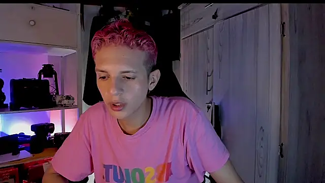 tylernova online show from 11.21.25