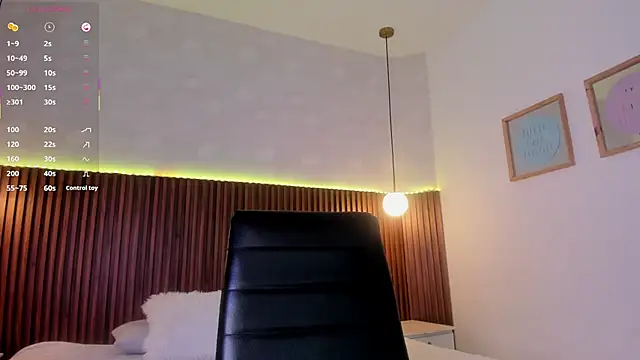 Foxy Kylie online show from 12.18.25