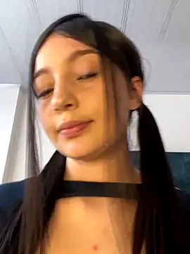   Lorelain   online show from 10.29.25