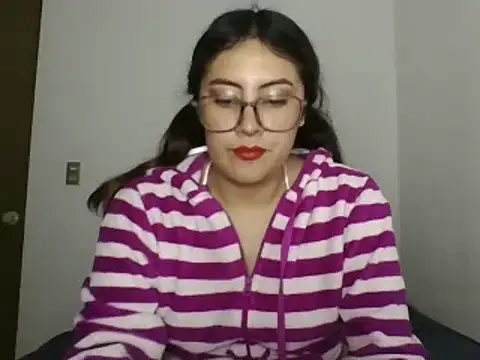 Snapshot of Mar_00c chatting on 10.14.25 Mar 00c online show from 10.14.25