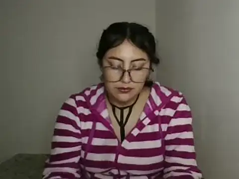 Snapshot of Mar_00c chatting on 10.17.25 Mar 00c online show from 10.17.25