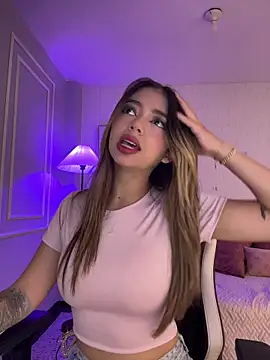 HoneyMollyX online show from 01.18.26