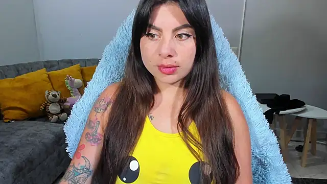 Snapshot of Angel_a- chatting on 11.18.25 Angel a- online show from 11.18.25