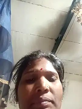 Snapshot of Hot_hat chatting on 10.12.25 Hot hat online show from 10.12.25