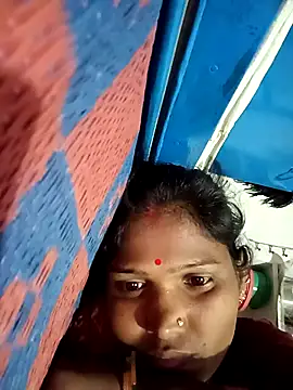 Snapshot of Hot_hat chatting on 10.15.25 Hot hat online show from 10.15.25