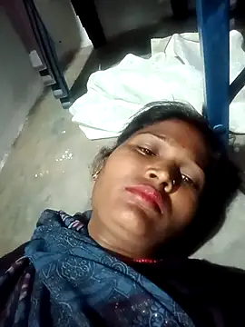 Snapshot of Hot_hat chatting on 10.17.25 Hot hat online show from 10.17.25