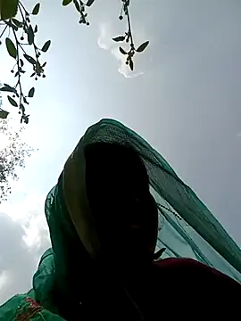 Snapshot of Hot_hat chatting on 10.20.25 Hot hat online show from 10.20.25