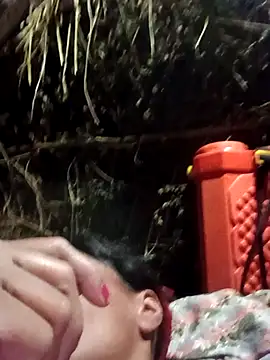 Snapshot of Hot_hat chatting on 12.04.25 Hot hat online show from 12.04.25