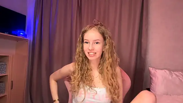 LunaCrave online show from 04.16.26