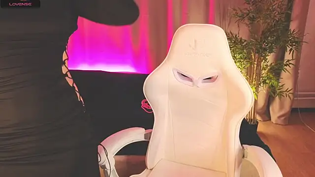 Rene Shine online show from 03.15.26