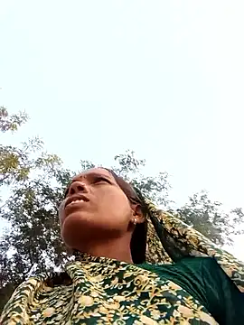 Snapshot of Cutsedi3 chatting on 11.15.25 Cutsedi3 online show from 11.15.25