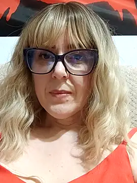 Amelialove42 online show from 04.04.26