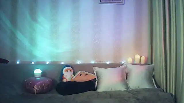 Snapshot of MoodieMira chatting on 02.20.26 MoodieMira online show from 02.20.26