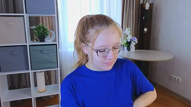 AlinaAldrete online show from 10.12.25