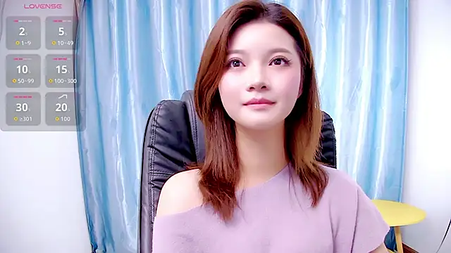 Snapshot of niannian6373 chatting on 10.13.25 niannian6373 online show from 10.13.25