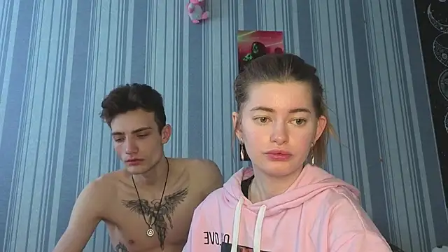 EmiliaCouple online show from 04.10.26