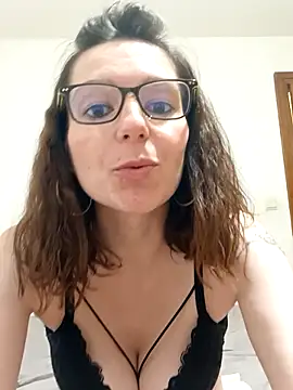 Snapshot of labellerose chatting on 10.30.25 labellerose online show from 10.30.25