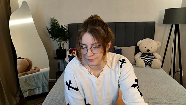 Snapshot of Briarx chatting on 10.27.25 Briarx online show from 10.27.25