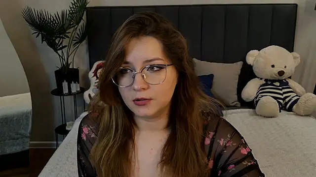 Snapshot of Briarx chatting on 11.04.25 Briarx online show from 11.04.25