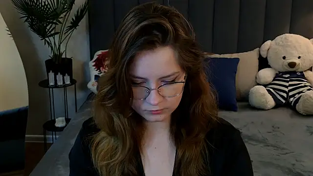 Snapshot of Briarx chatting on 11.18.25 Briarx online show from 11.18.25