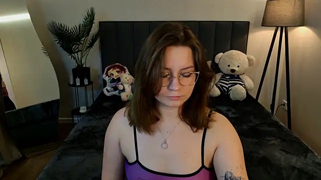 Snapshot of Briarx chatting on 11.23.25 Briarx online show from 11.23.25