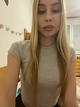 Snapshot of RemyStyles chatting on 02.19.26 RemyStyles online show from 02.19.26