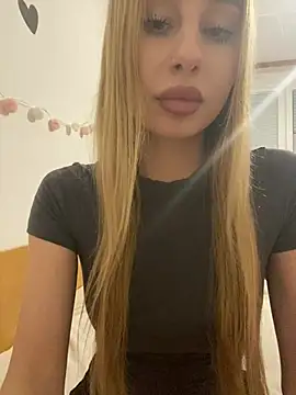 Snapshot of RemyStyles chatting on 02.27.26 RemyStyles online show from 02.27.26